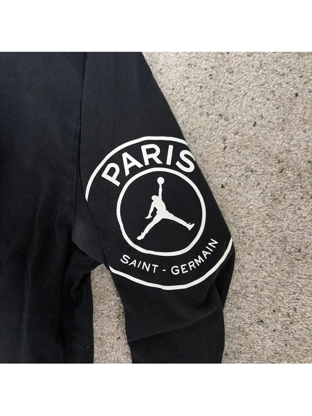 Air jordan Paris shirt men’s large